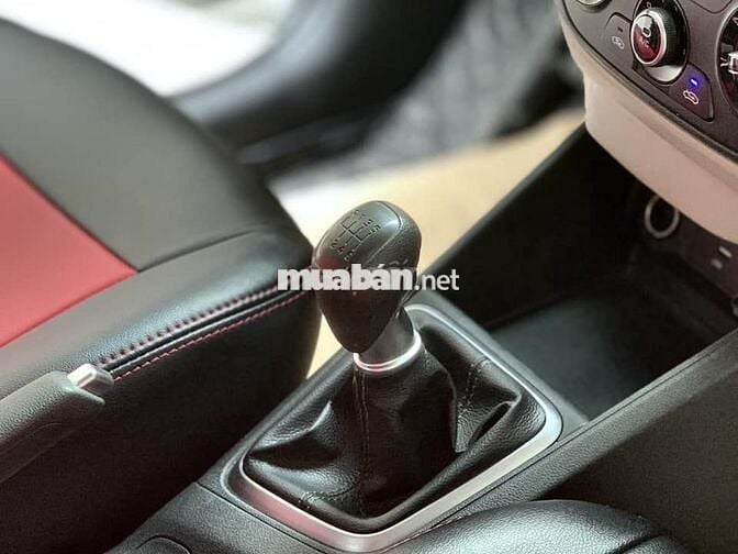 Hyundai Accent 2023 số sàn màu xám bạc