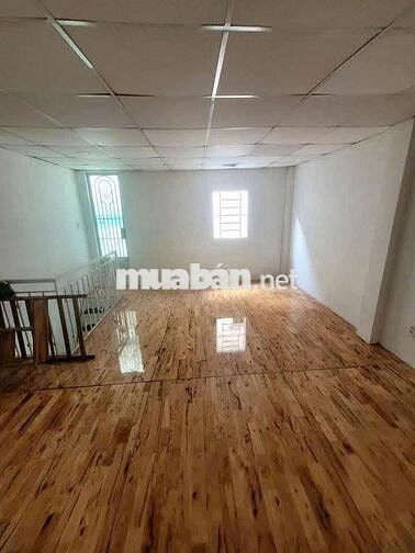 Cho thuê nhà tx 52 q12 giá 5tr dt 4×20