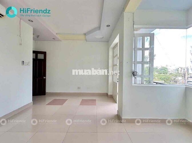 PHÒNG BAN CÔNG CÓ SẴN MÁY LẠNH, KỆ BẾP, PHÙ HỢP HSSV, NẰM GẦN UEH N B