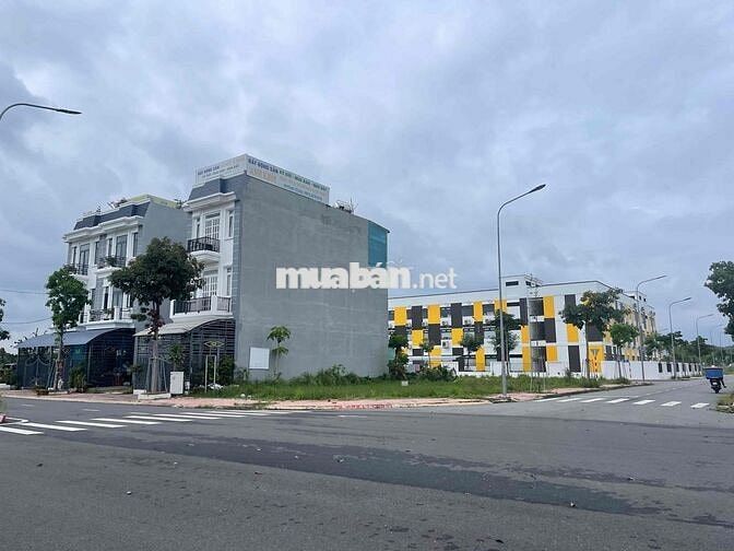 Bán gấp lô VIP A4 đường N2 Mega city chỉ 1,1 tỷ bao phí