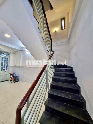 Lạc Long Quân TB ,diện tích32m2  ,4.7 tỷ 4 tầng