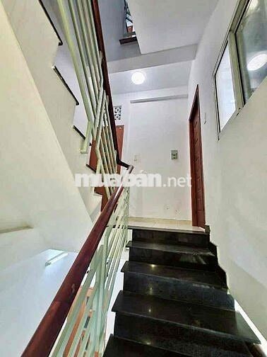 Lạc Long Quân TB ,diện tích32m2  ,4.7 tỷ 4 tầng