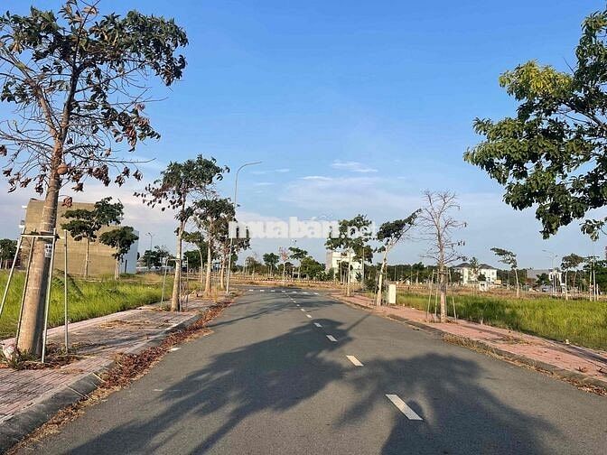 Bán gấp lô VIP A4 đường N2 Mega city chỉ 1,1 tỷ bao phí