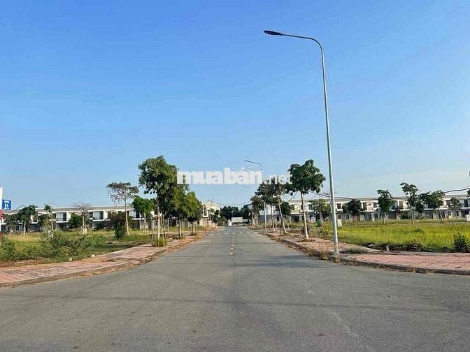 Bán gấp lô VIP A4 đường N2 Mega city chỉ 1,1 tỷ bao phí