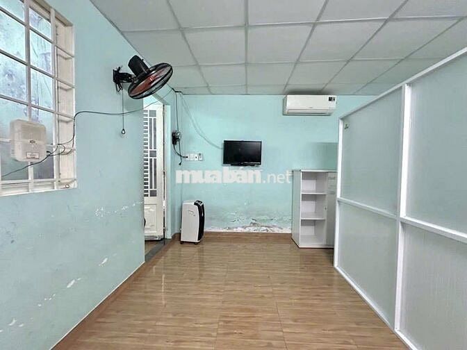 Khu Phan Xích Long, Nhà C4 70m2, nở hậu, có giấy phép xây dựng 5 tầng