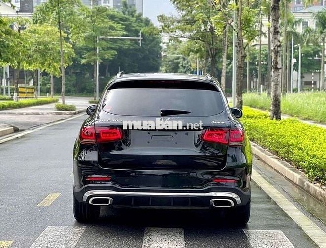 Glc300 2021 300 4MATIC - 23868 miles đen kem