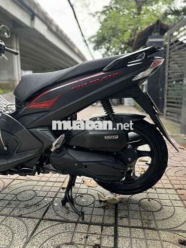 Phiên bản đặc biệt ngay chủ bao ký giấy tờ