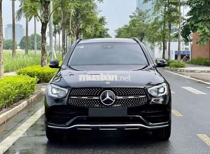 Glc300 2021 300 4MATIC - 23868 miles đen kem