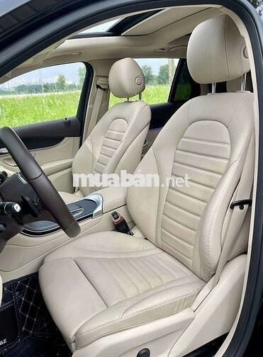 Glc300 2021 300 4MATIC - 23868 miles đen kem