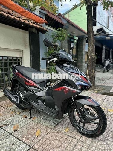 Phiên bản đặc biệt ngay chủ bao ký giấy tờ