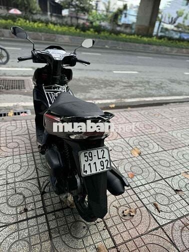 Phiên bản đặc biệt ngay chủ bao ký giấy tờ