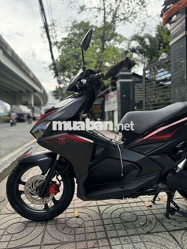 Phiên bản đặc biệt ngay chủ bao ký giấy tờ