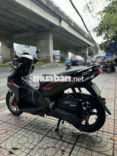 Phiên bản đặc biệt ngay chủ bao ký giấy tờ