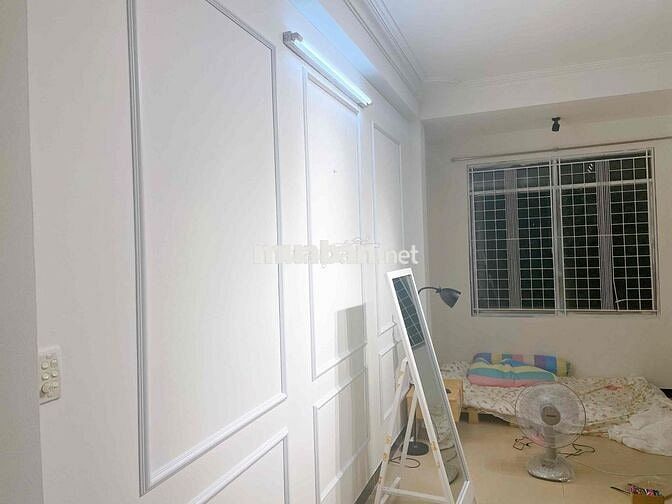 Căn hộ-55m2- có ban công- đủ tiện nghi- phòng tắm rộng