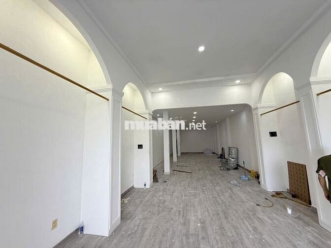 Cho Thuê Nhà Mới Mặt Tiền Đ.Lê Hồng Phong : 20tr Thương Lượng