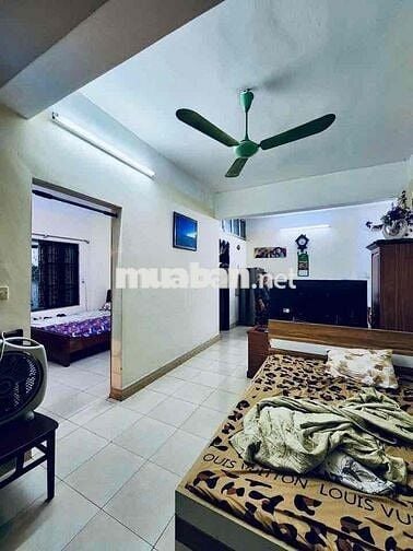 Cần bán gấp! TT Lò Đúc, mặt phố, 2 thoáng, funll nội thất, sổ CC 65m