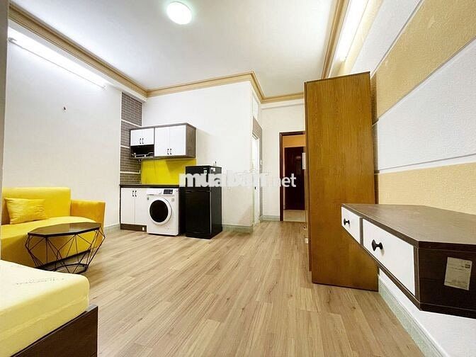 Phòng ban công máy giặt riêng full nội thất ngay trung tâm PN, BTh, Q1