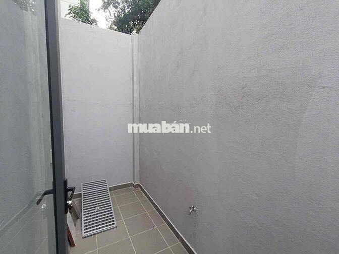 CÁCH ĐẠI HỌC SPKT VÀ HOÀNG DIỆU 2 1KM NHÀ MỚI XÂY 4PN 4WC Ở + VPCTY