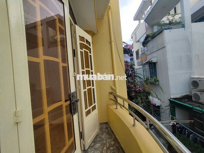 Phòng trọ không nội thất(có máy lạnh) -Thành Thái(sau Đại Học Hoa Sen)