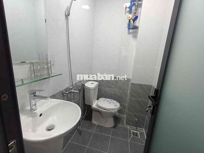 CÁCH ĐẠI HỌC SPKT VÀ HOÀNG DIỆU 2 1KM NHÀ MỚI XÂY 4PN 4WC Ở + VPCTY