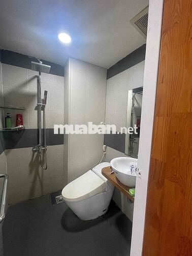 Còn 2 Phòng Đẹp Cho Thuê - Ngay Trung Tâm Quận 10