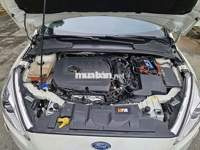 Ford Focus Titanium 2016 Trắng