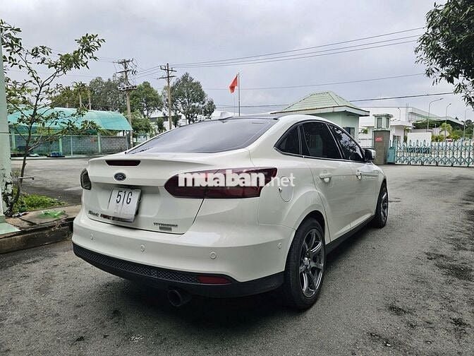 Ford Focus Titanium 2016 Trắng