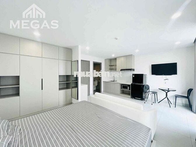 CHDV SANG TRỌNG - THANG MÁY - BAN CÔNG - CHỈ TÍNH ĐIỆN CÒN LẠI FREE