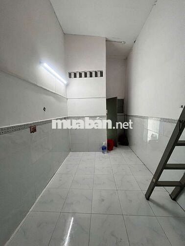 Cách trường Văn Hiến 500 m giờ tự do wc riêng, gần nhà xe Chín Nghĩa