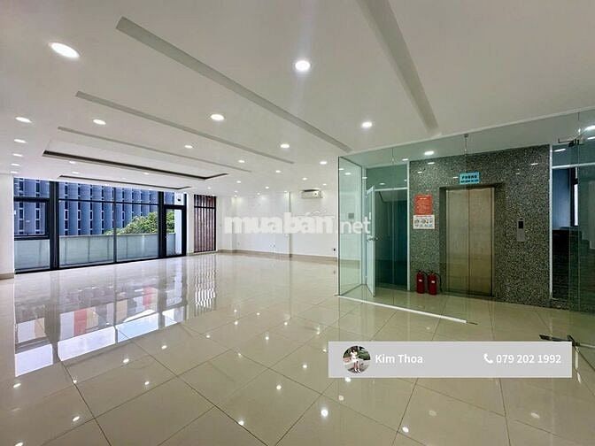 Văn phòng 55m2 ở Vạn Phúc, t.gian tự do, có t.máy máy lạnh. Giá 12 tr