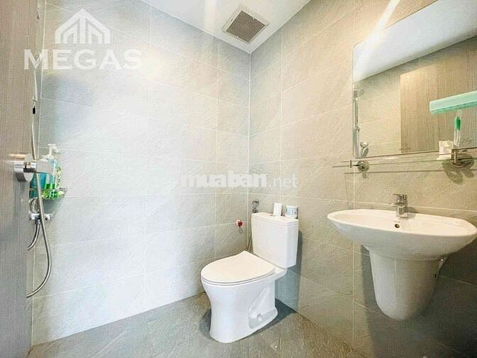 CHDV SANG TRỌNG - THANG MÁY - BAN CÔNG - CHỈ TÍNH ĐIỆN CÒN LẠI FREE