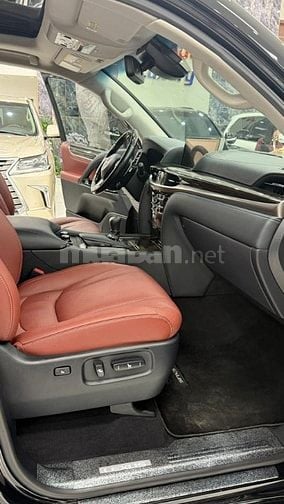 Bán Lexus LX570 nhập Mỹ, sản xuất 2018, lăn bánh chưa đầy 4 vạn, 