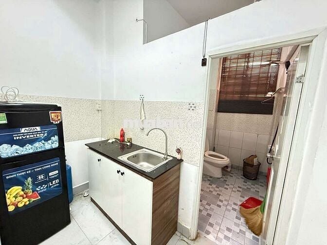 PHÒNG SẴN NỘI THẤT TÁCH BẾP Q10