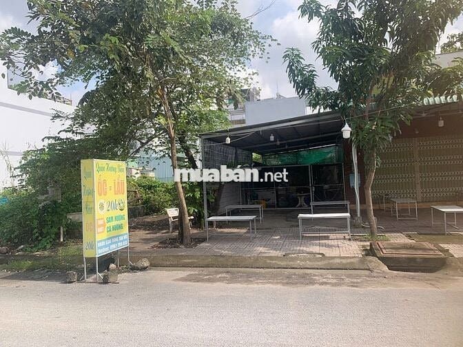 Bán nền đất sổ riêng xây dựng tư do ngay mặt tiền chợ Long Hậu