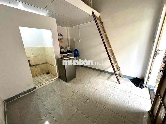 Phòng trọ riêng biệt giờ giấc tự do, có nội thất cơ bản trung mỹ tây