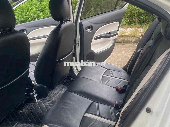 Mitshubishi attrage số tự động rin đẹp fun đồ chơi