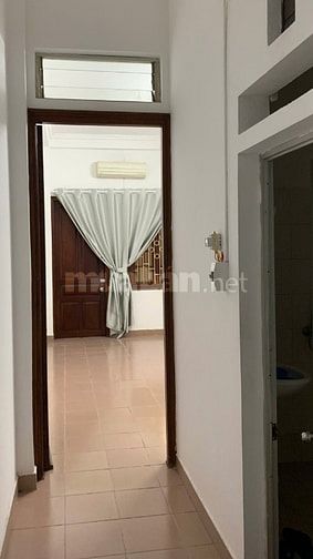 Cho thuê nhà nguyên căn tại ngõ 8 phố Thành Công, Giảng Võ, HN