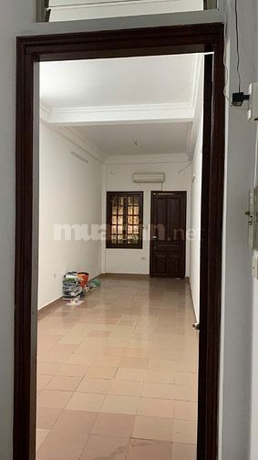 Cho thuê nhà nguyên căn tại ngõ 8 phố Thành Công, Giảng Võ, HN