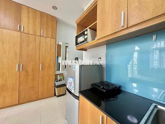 cho thuê căn hộ studio cửa sổ ban công thoáng gần Bùi Viện, Metro