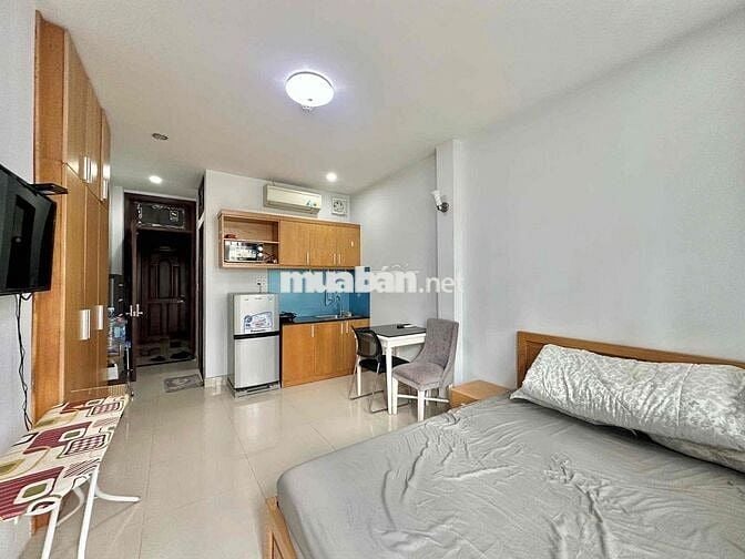 cho thuê căn hộ studio cửa sổ ban công thoáng gần Bùi Viện, Metro