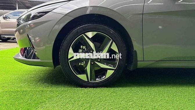 Xe Elantra 2025 siêu lướt 2.800km