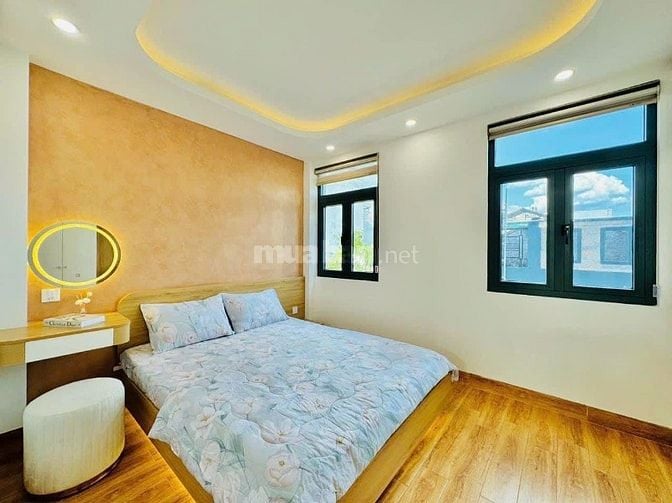 Nhà đẹp giá rẻ! 42m2 Nguyễn Thiện Thuật, P1, Q3, Sổ hồng riêng, hẻm 5m