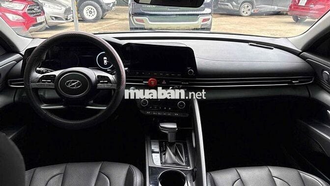 Xe Elantra 2025 siêu lướt 2.800km