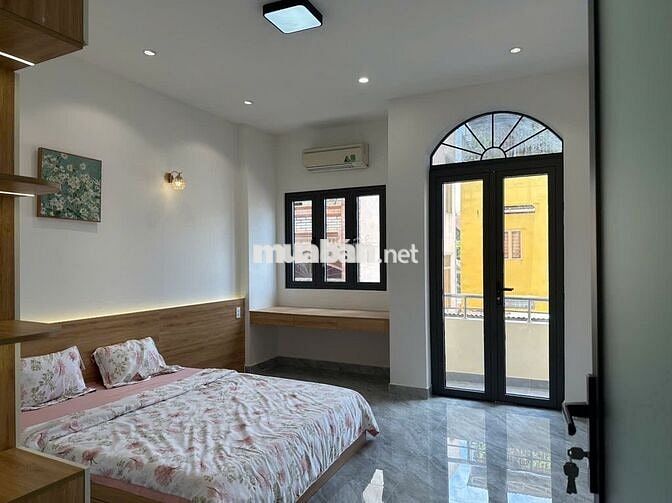 cho thuê nhà đường 8m Huỳnh Văn Bánh 4x12m 2 lầu giá 22 triệu