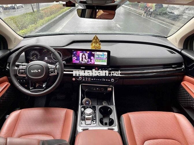 Carnival Premium 7 ghế 2024