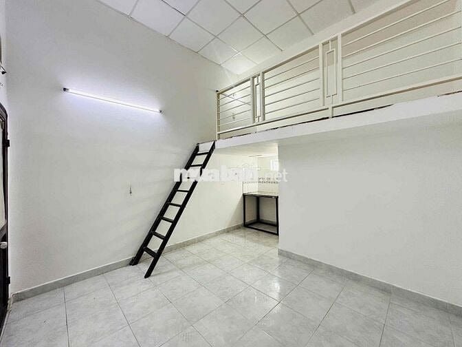 PHÒNG TRỌ CÓ GÁC CAO 2M NGAY ĐẦM SEN - LUỸ BÁN BÍCH - CÓ THỂ Ở LIỀN🎉