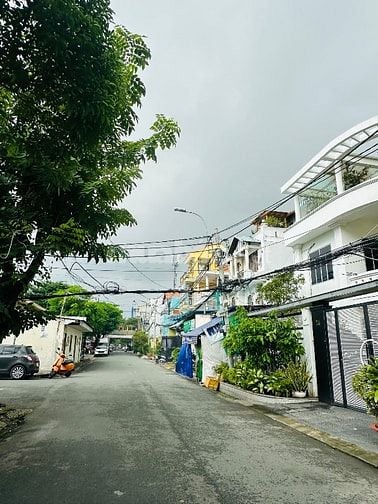 Giảm 3 tỷ Cần Bán nhà mặt tiền đường Số cách Lâm Văn Bềnh 40m 7 lầu 