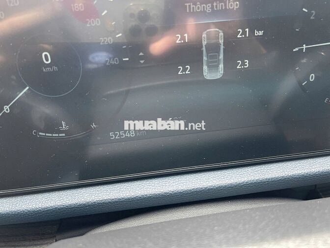 Territory 2024 Titanium X 1.5 AT, NH 70% LS Ưu Đãi