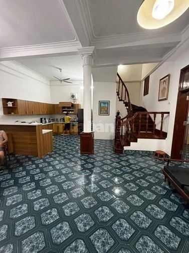 Phố Cầu Giấy – 139 m2 – 3 Tầng – Mặt Tiền 8.6 m – Giá 40.8 Tỷ. 💥