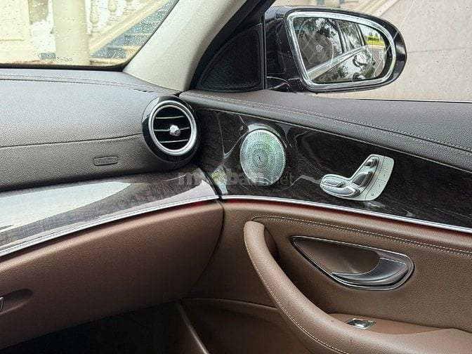 Mercedes Benz E250 siêu lướt, sản xuất 2016 màu đen, chạy 36.000km